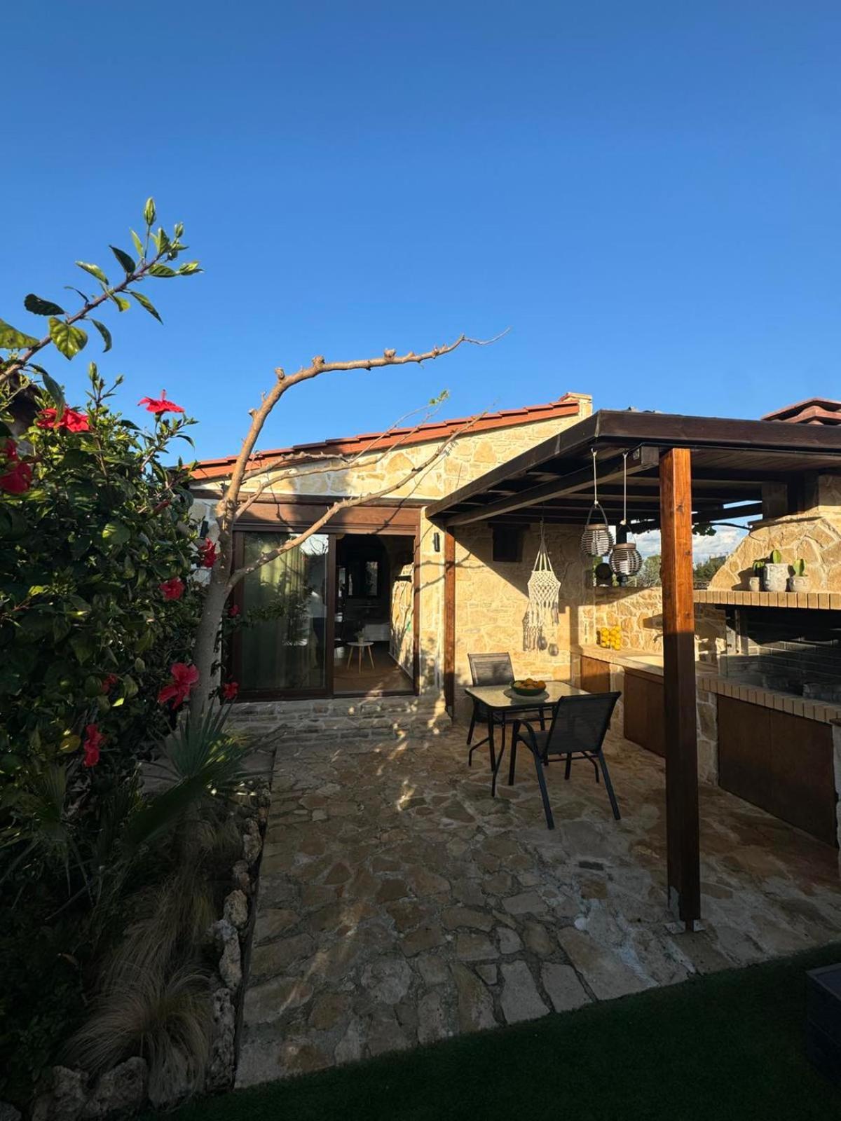 Studio Eleni - Oasis Holiday Houses Kokkinos Pirgos Exterior photo